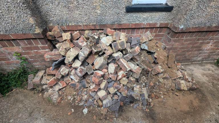 FREE brick rubble 🧱🆓