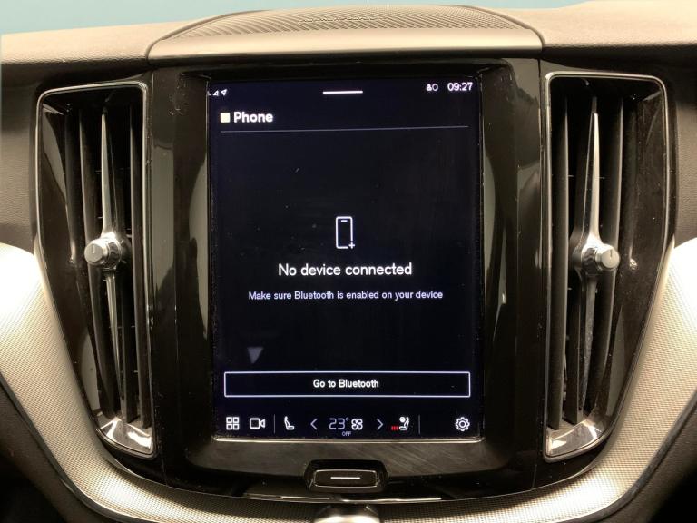 2022 Volvo XC60 2.0 B5P Plus Dark 5dr AWD Geartronic ESTATE PETROL Automatic