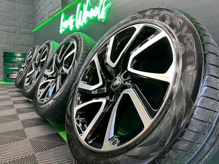 21 inch Range Rover Sport / Discovery Black & Diamond Cut Alloy Wheels style 5025 & NEW Vredestein!