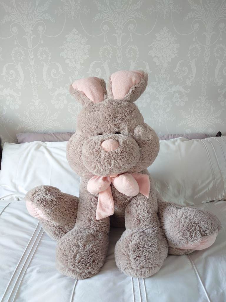 Giant soft bunny rabbit 