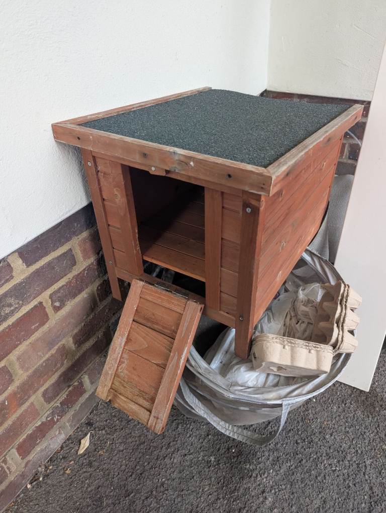 Rabitt Guinea pig hutch good condition