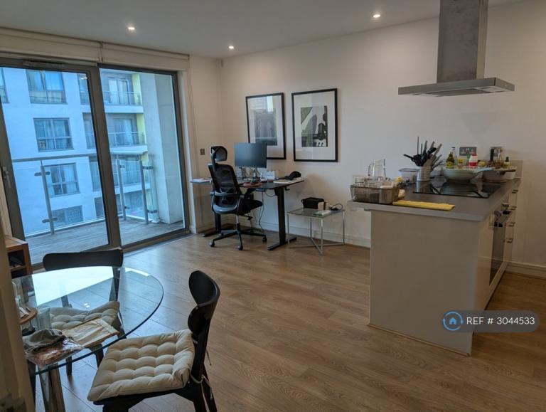 1 bedroom flat in Diprose Court, London, E3 (1 bed) (#3044533)