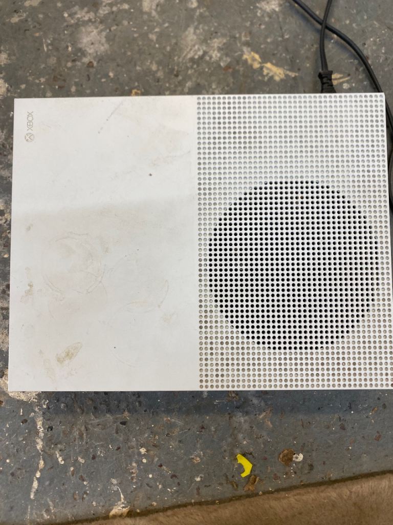 Xbox One S 1TB Console - White, Good Condition