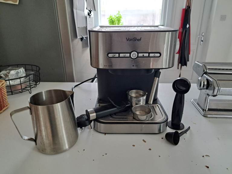 VonShef 15 Bar Stainless Steel Espresso Machine 2 Cup Coffee Maker Milk Frother