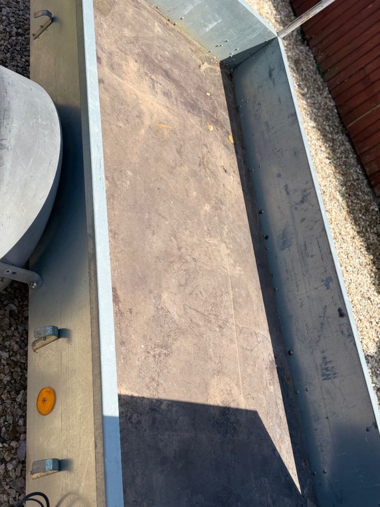 Ifor Williams trailer / plant 