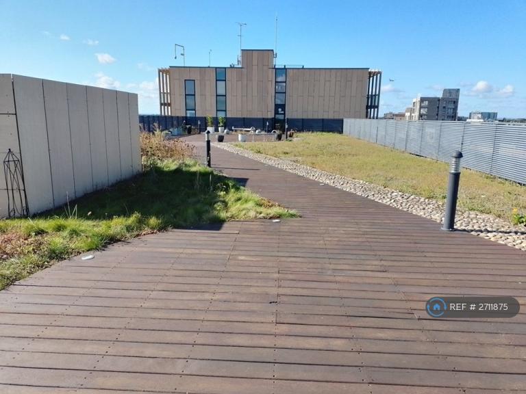 2 bedroom flat in London Road, Isleworth, TW7 (2 bed) (#2711875)