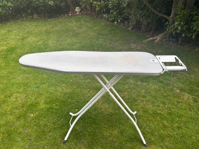 Brabantia Ironing Board Size A (110 x 30cm)