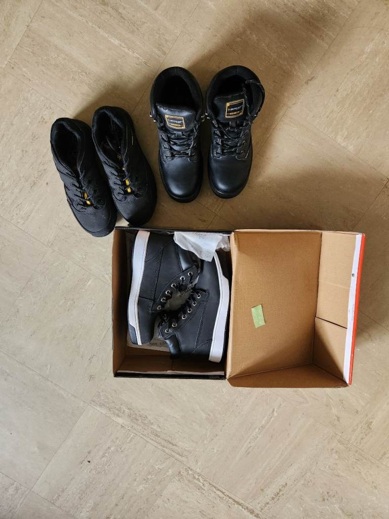 Boots size 5