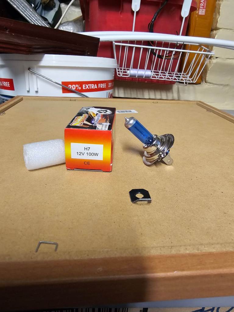 H7 super white bulbs