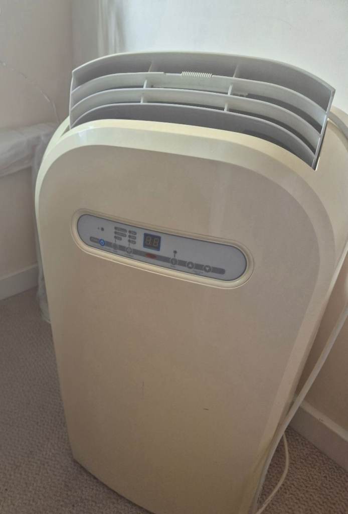 B&Q Portable Air Conditioner Unit - Cream, Good Condition