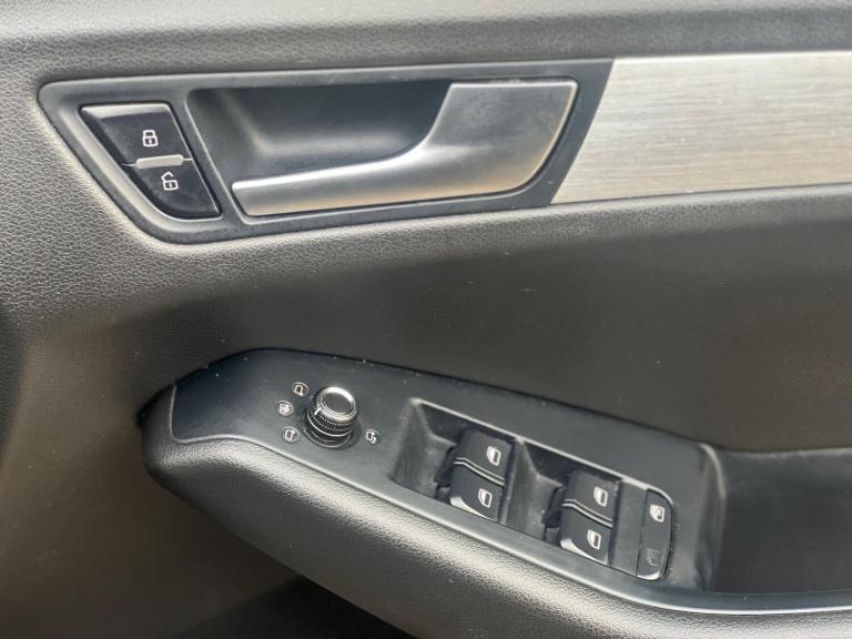 2009 Audi Q5 2.0 TDI Quattro S Line 5dr [Start Stop] ESTATE DIESEL Manual