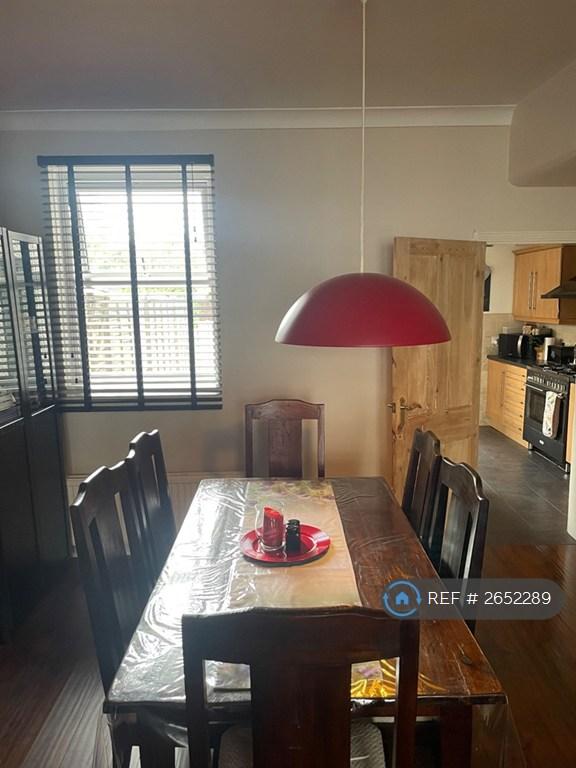 1 bedroom in Romford, Romford, RM7 (#2652289)