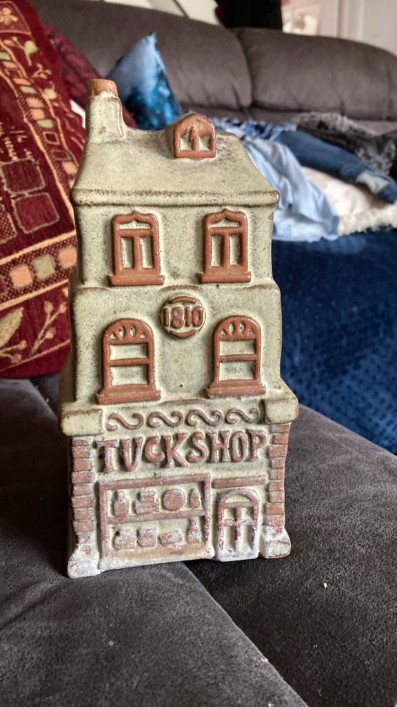 Vintage TREMAR Pottery TUCKSHOP Money Box Made In Cornwall store size in pics