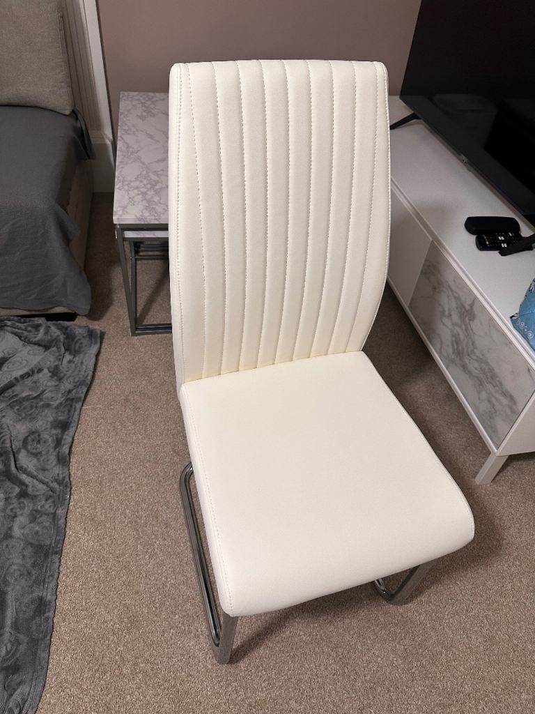 4x faux leather dining chairs 