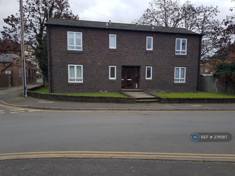 1 bedroom flat in Victoria House, Epsom, KT17 (1 bed) (#2711587)