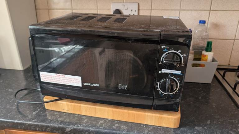 (For parts) Cookworks 17L Manual Microwave - Black