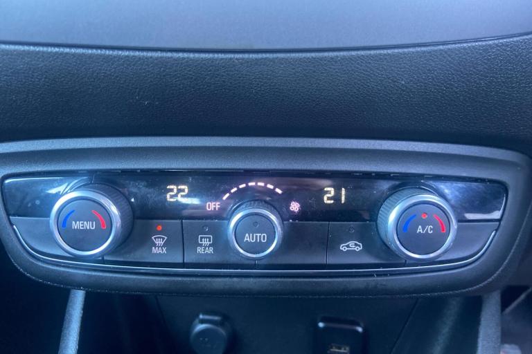  Vauxhall Crossland X 1.2 Se Suv 5dr Petrol Manual Euro 6 81 Ps Petrol