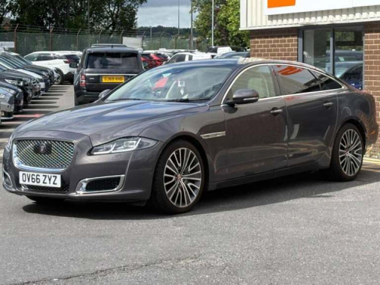 2016 Jaguar XJ 3.0d V6 Autobiography 4dr Auto [LWB] SALOON DIESEL Automatic