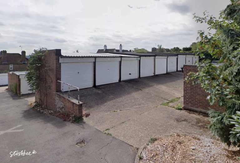 Fantastic 108 Sq Ft Garage available to rent in London (SW13)