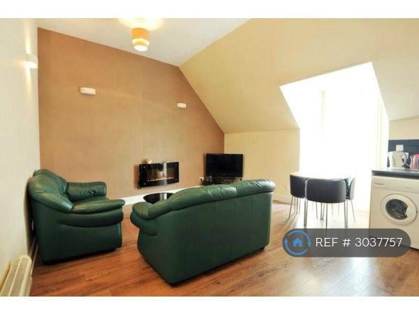 2 bedroom flat in Market Street, Aberdeen, AB11 (2 bed) (#3037757)
