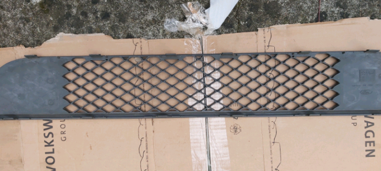 Ford fiesta 2006 front lower bumper grill