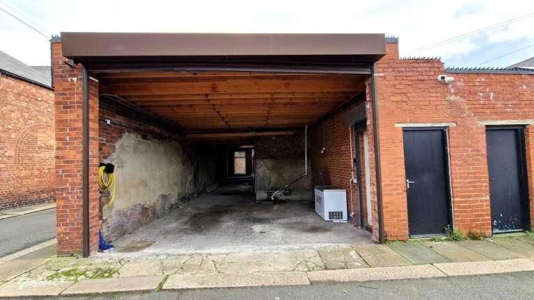 Fantastic 450 Sq Ft Self Storage Facility available to rent in Newcastle Upon Tyne (NE4)