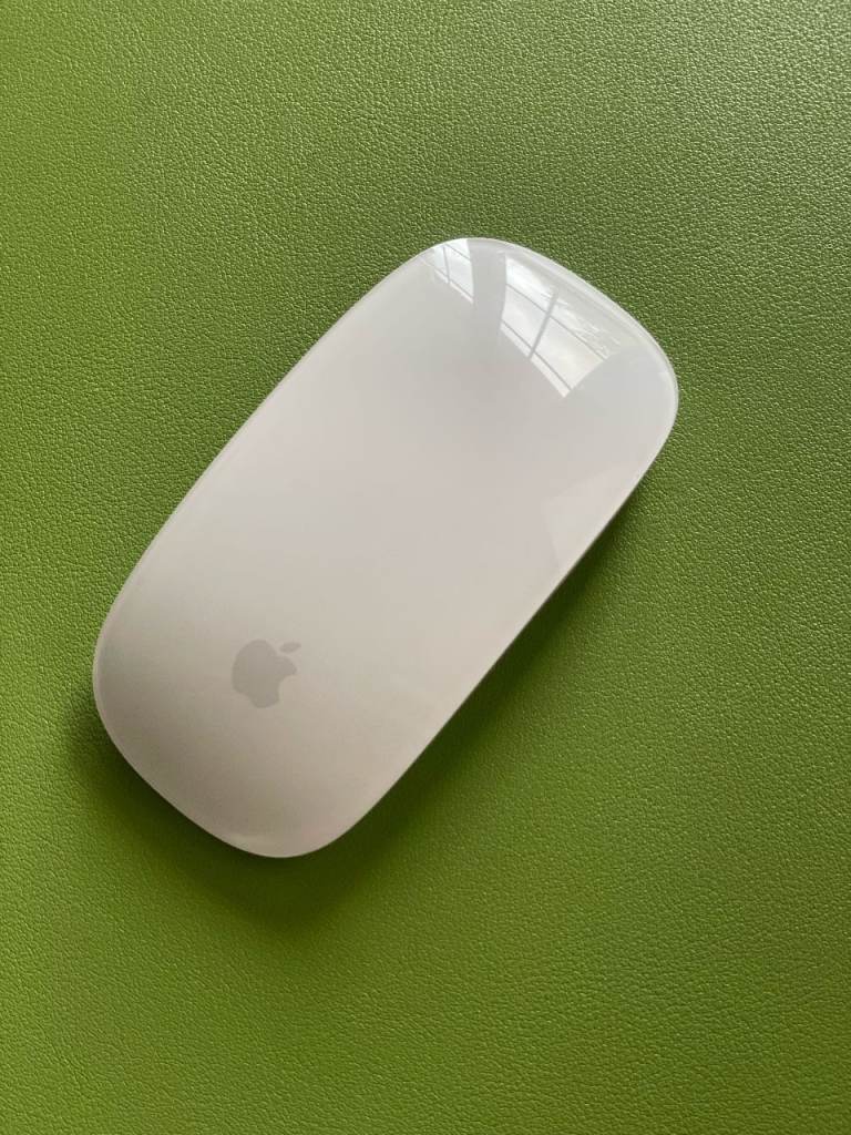 Selling an Apple Magic Mouse in excellent condition