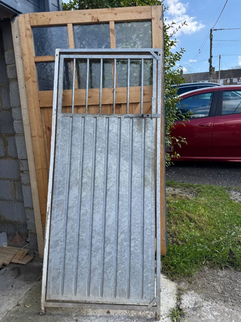 Galvanised kennel door