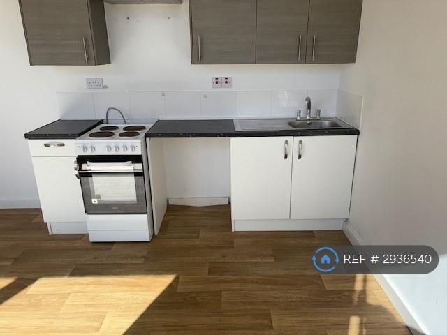 2 bedroom flat in Unity House, Luton, LU1 (2 bed) (#2936540)