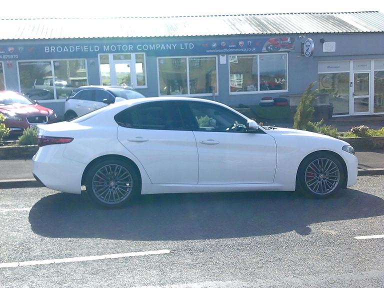 2018 18-reg Alfa Romeo Giulia 2.0Turbo Super (200BHP) Automatic in white
