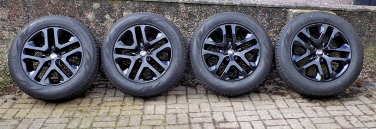 GENUINE LAND ROVER DEFENDER 2024 OEM 5095 BLACK 20" WHEELS AND TYRE SET PIRELLI