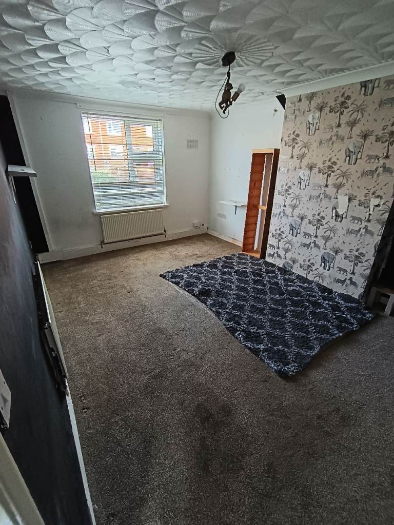 3 Bedroom Semi Detached, With Conservatory and Extra Ground Floor WC 