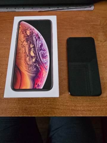 Apple iPhone XS 256GB (hair line crack on screen) | in Bridge Of