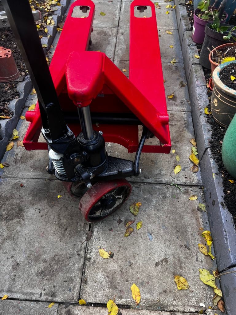 Pallet truck 