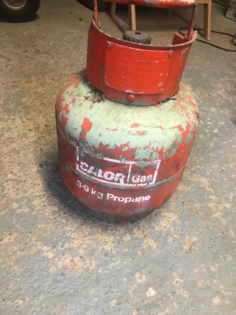 Empty 3.9kg calor gas propane cylinder 