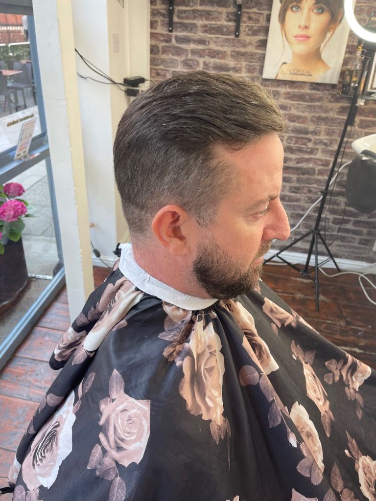 Mobile barber and hairdresser