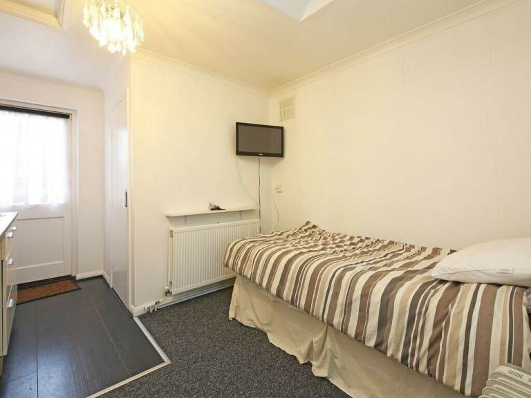 3 BED HOUSE IN MORDEN 1839PCM- DSS ND STUDENT WELCOME