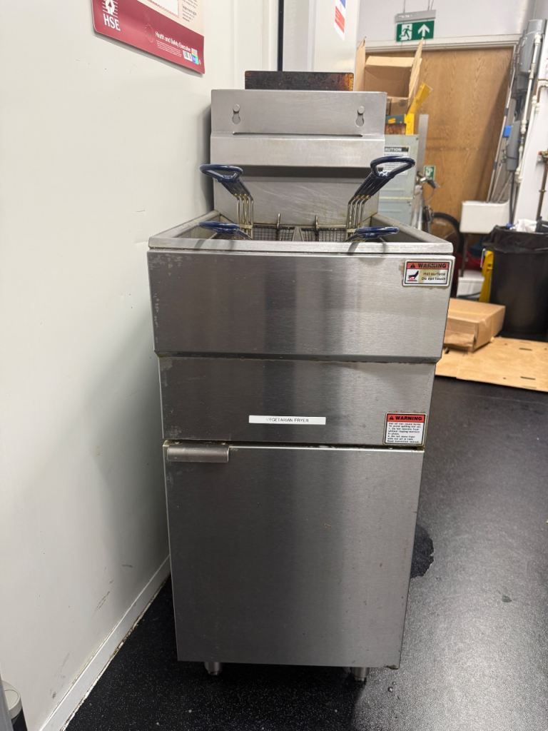 Dual basket fryers Gas Connection