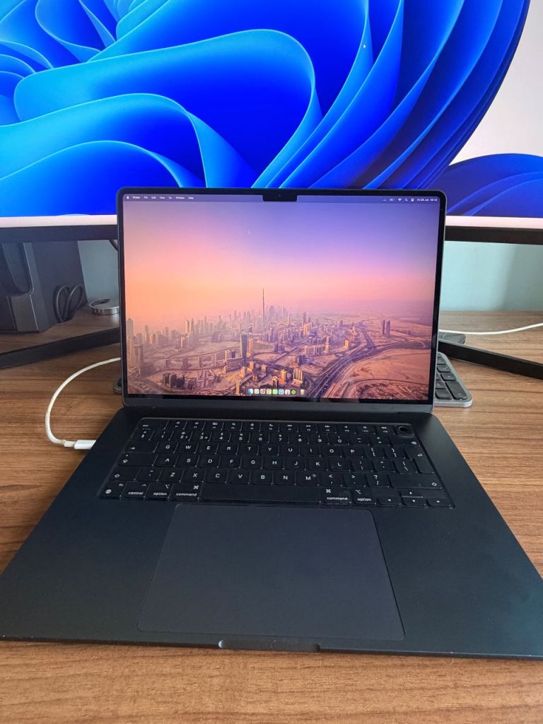 MacBook Air M3 2024