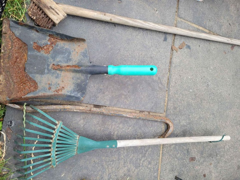 4 Garden Weathered Tools