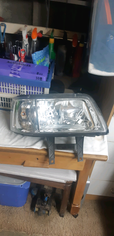 VW t5 headlights price is ono