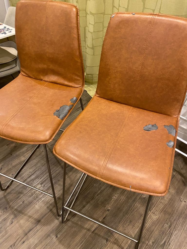 Free bar stools