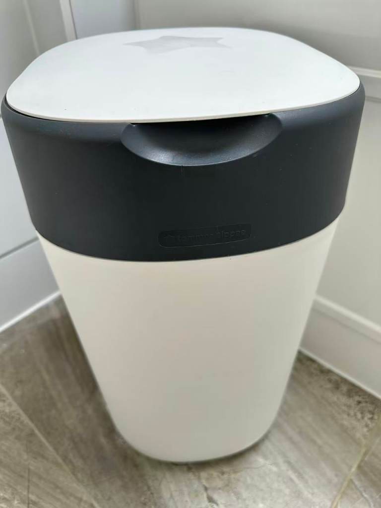Tommee tippee nappy bin and 13 refill cartridges