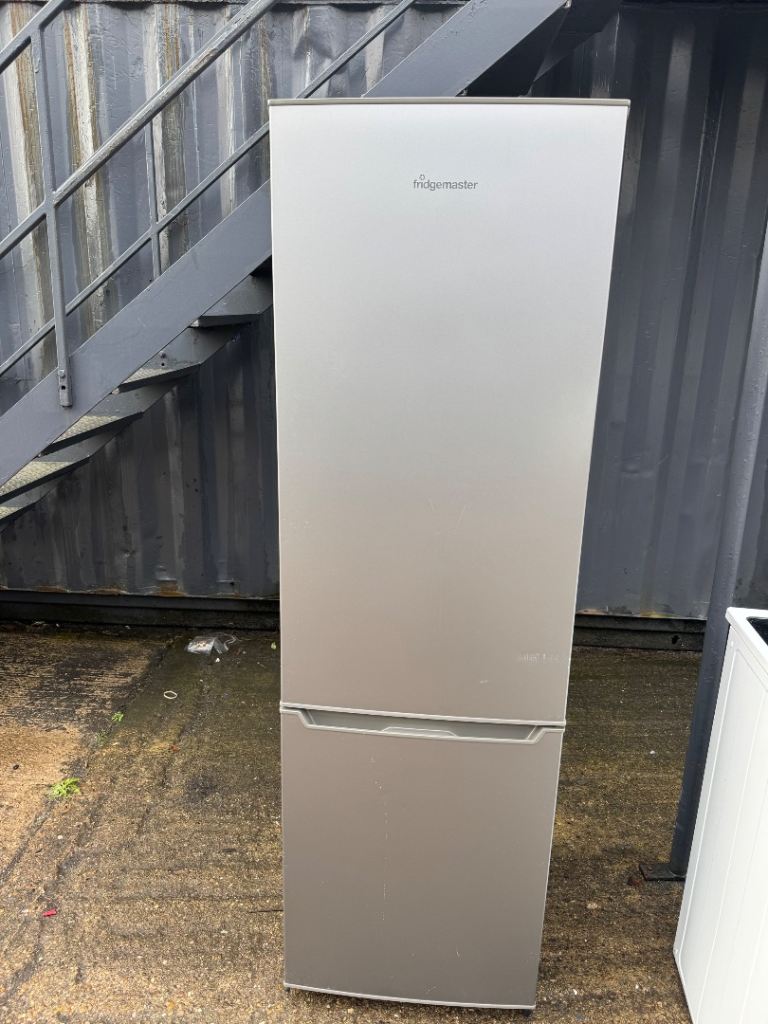 Fridgemaster Fridge Freezer 6Ft Silver 