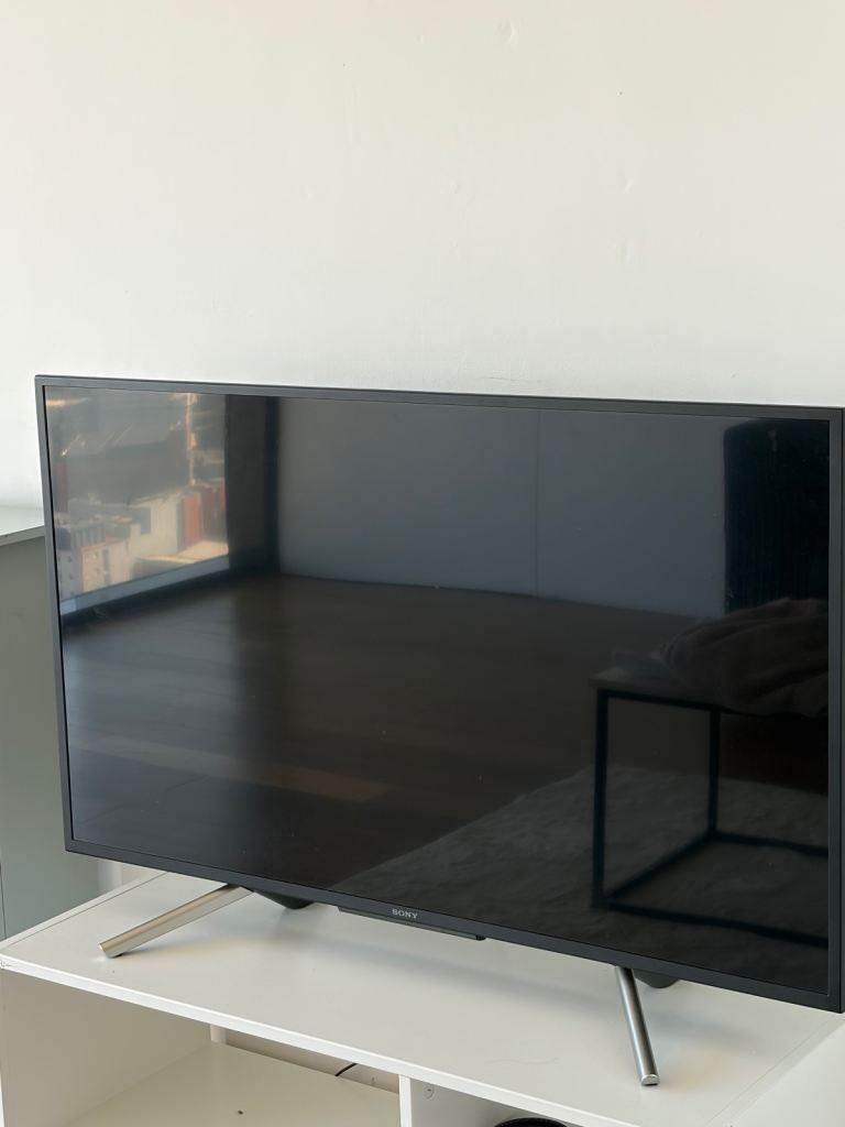 Sony KDL-43WF663 43-inch Smart TV – Good Condition
