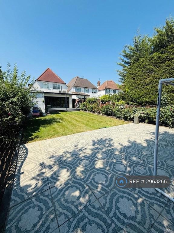 4 bedroom house in Mount Pleasant, Ruislip, HA4 (4 bed) (#2963266)