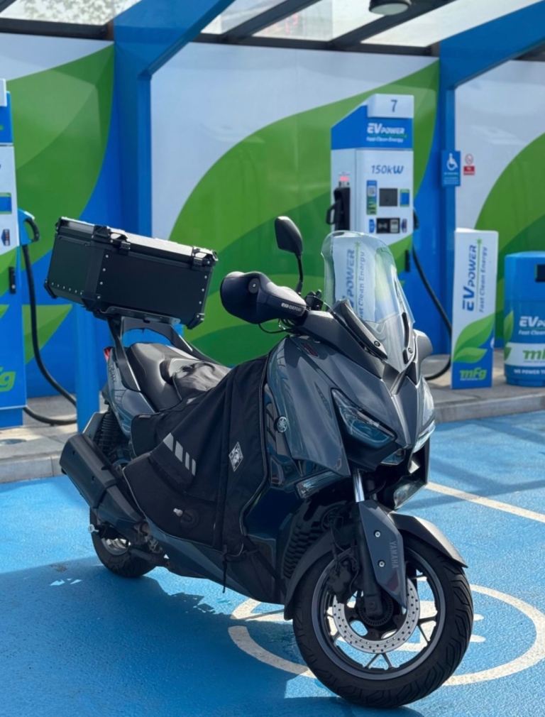 Yamaha, XMAX 300 TECH MAX, 2024, 292 (cc)
