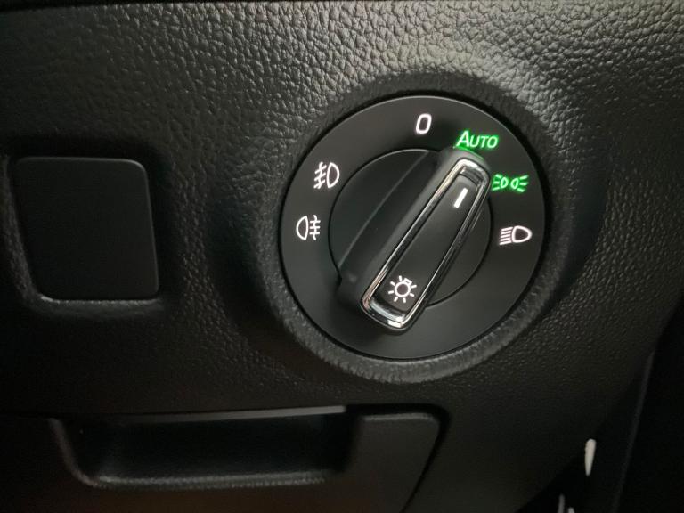 2018 Skoda Superb 1.4 TSI ACT SE Hatchback 5dr Petrol Manual Euro 6 (s/s) (150 ps) - PARK SEN Hat...