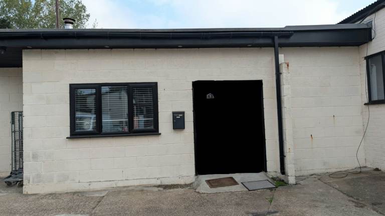 UNIT TO LET AS WORKSHOP/OFFICE/STUDIO