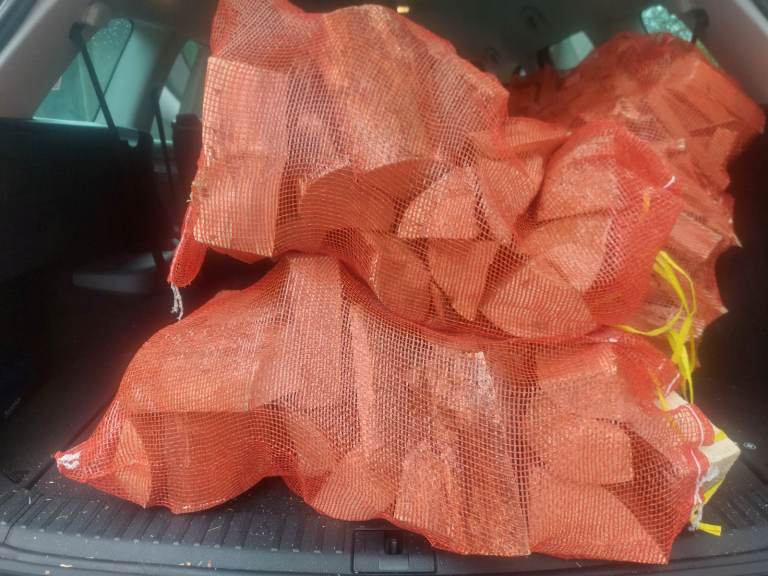 Seasoned ready to burn Firewood/logs